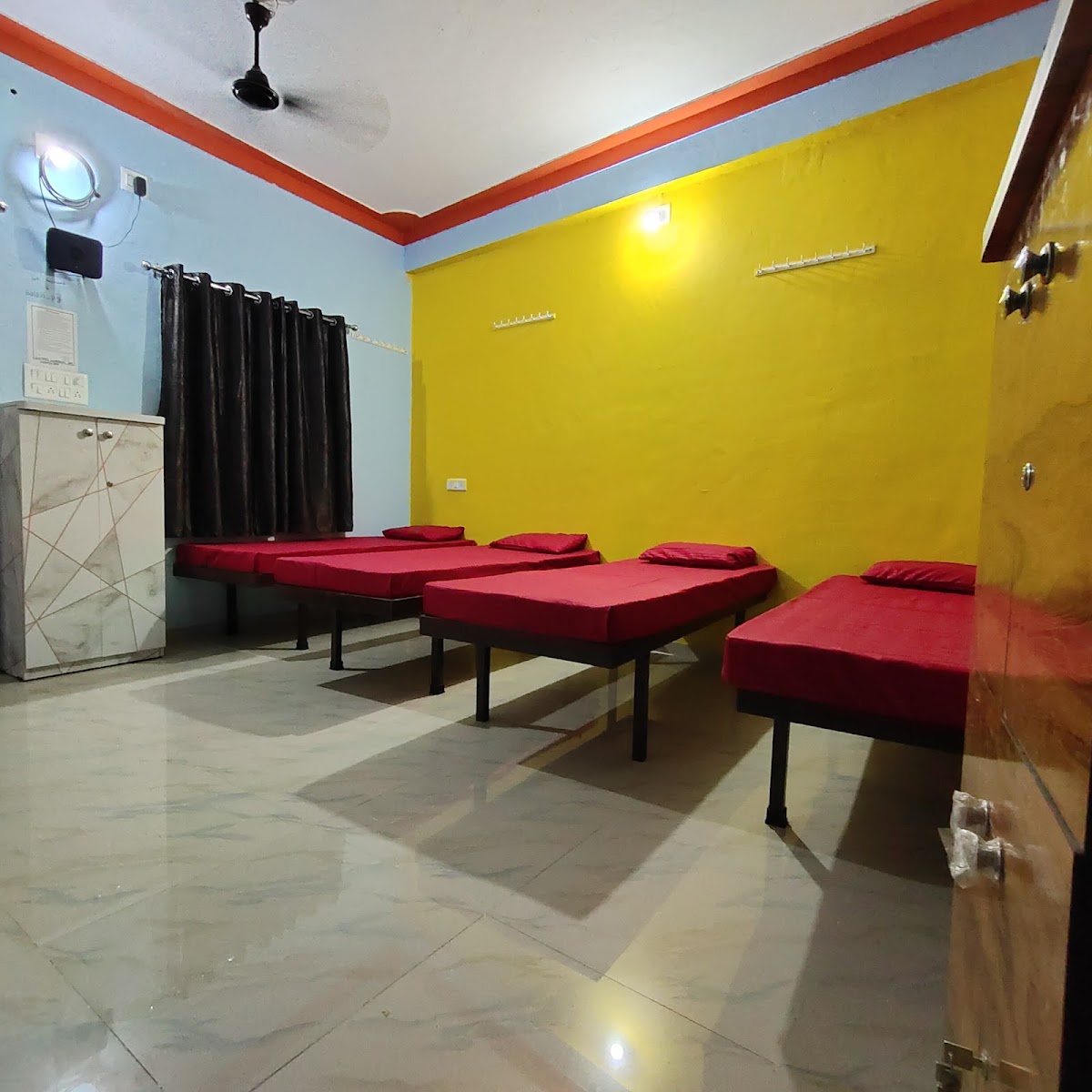 Balaji PG-Hostel Boys preview 1