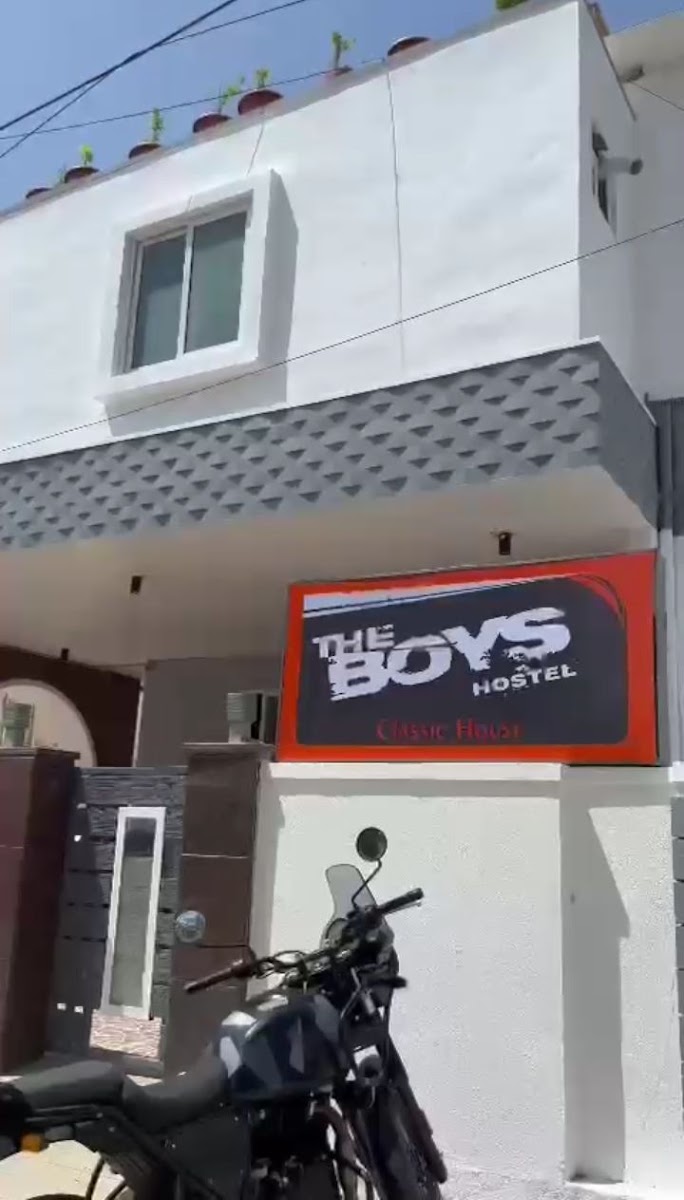 THE BOYS Hostel
