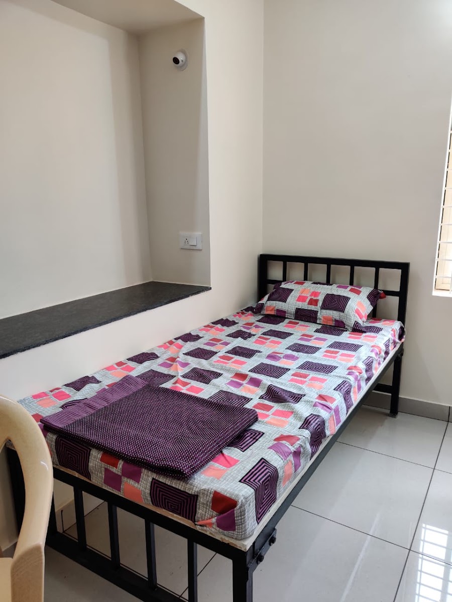 SHREYAS MANSION PG FOR BOYS WITH OUT FOOD SINGLE PERSON LUXURY STAY – Boys PG in Mysuru preview photo 1