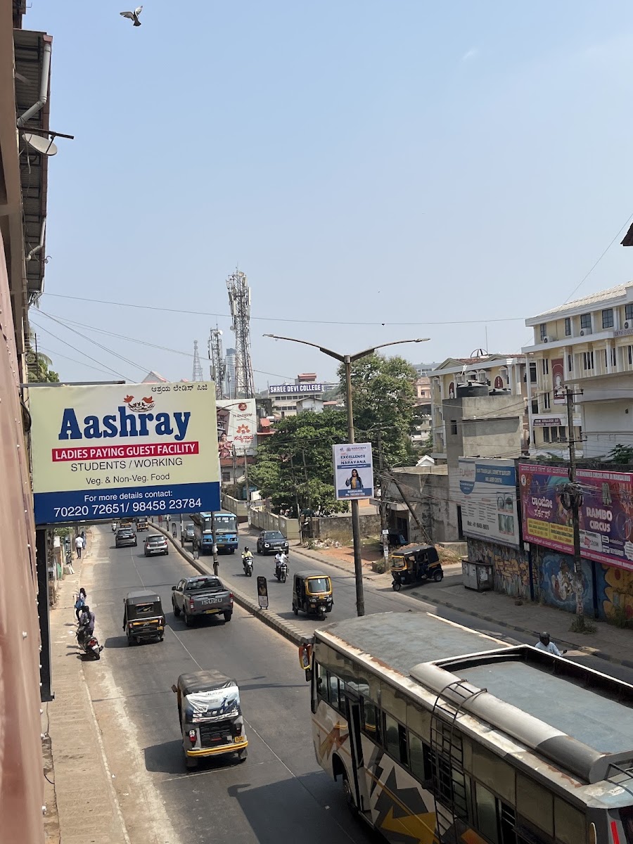 Aashray :ladies paying guest in MG Road – Girls PG in Mangaluru preview photo 1