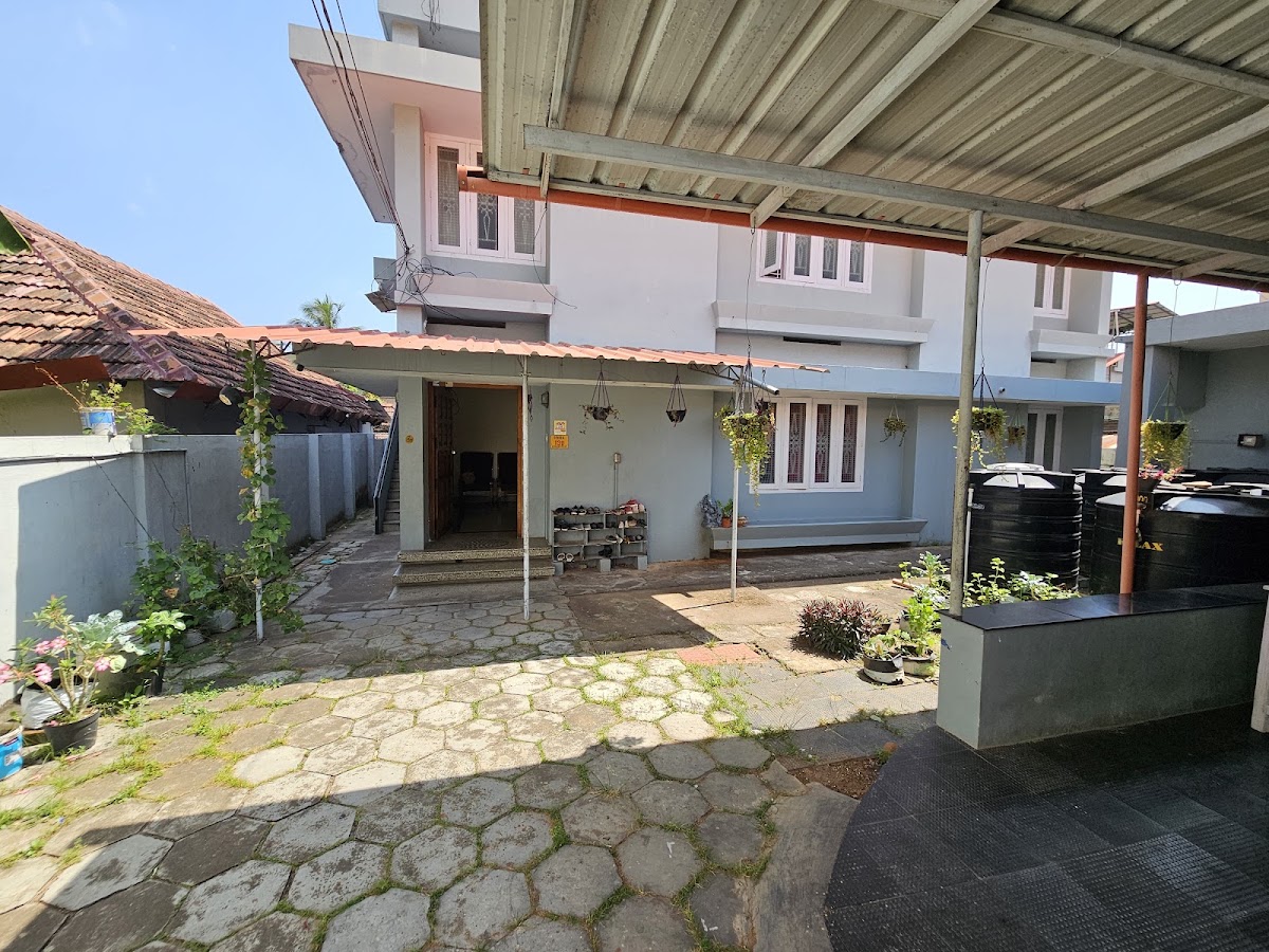 Trivandrum Paying Guest (PG for Ladies) – Girls PG in Thiruvananthapuram photo 1