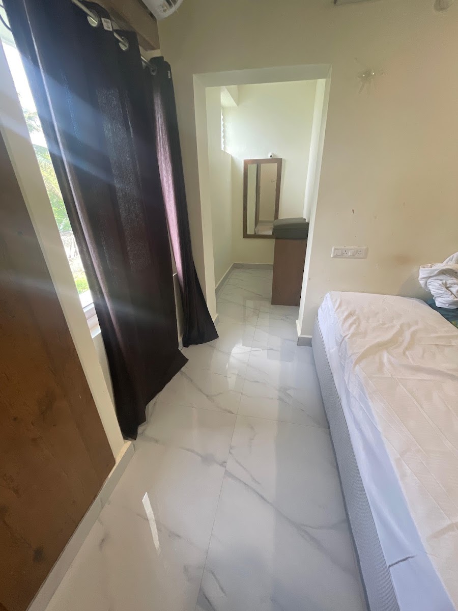 Southern Living Pedda Rushikonda - Mens PG Accommodation preview 2