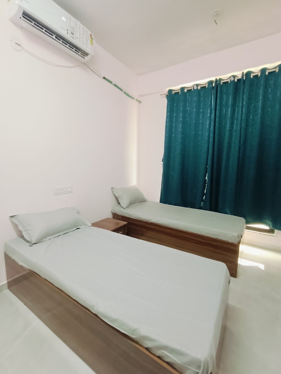 Surat Stay Girls PG – Girls PG in Surat photo 1