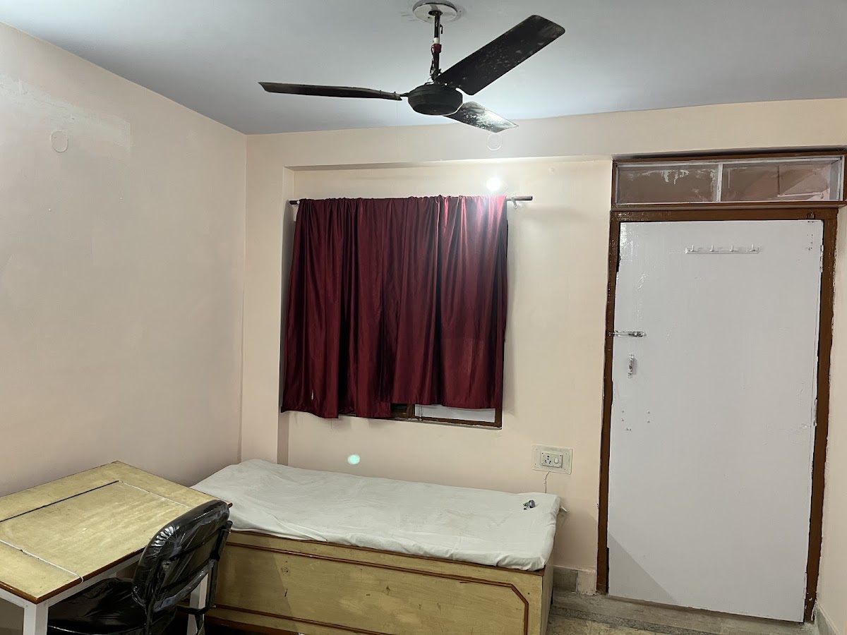 Pern Kutir Girls Hostel – Girls PG in Gwalior preview photo 1
