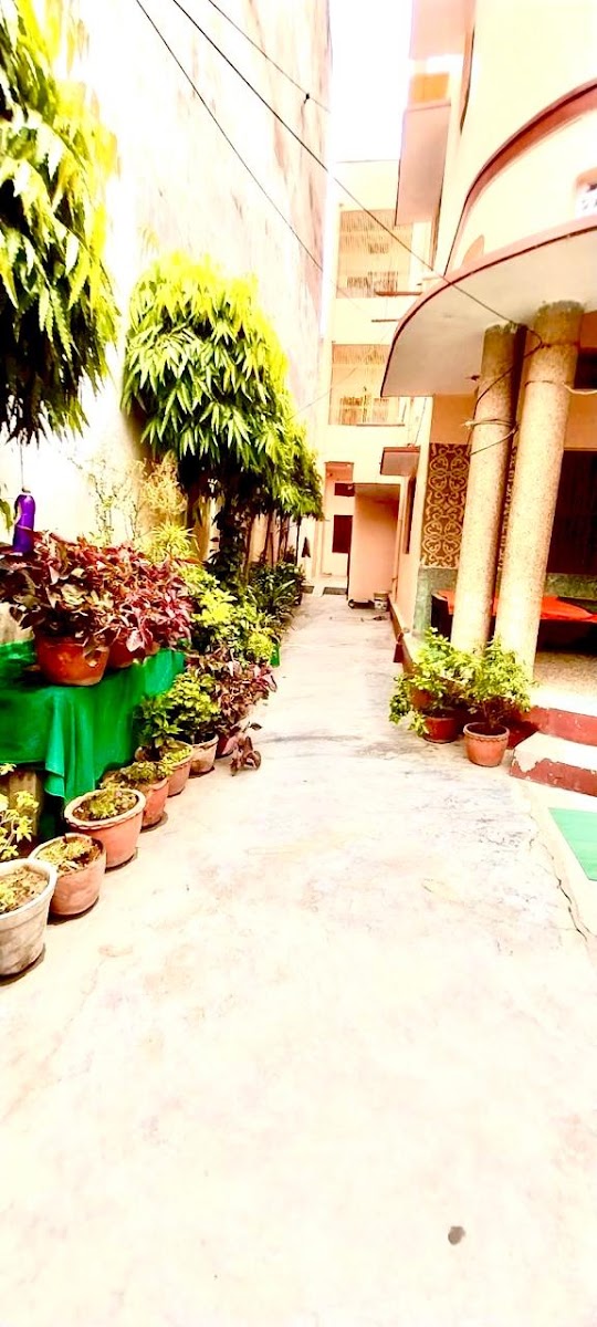 Maa Sharda Girls Hostel – Girls PG in Varanasi preview photo 2