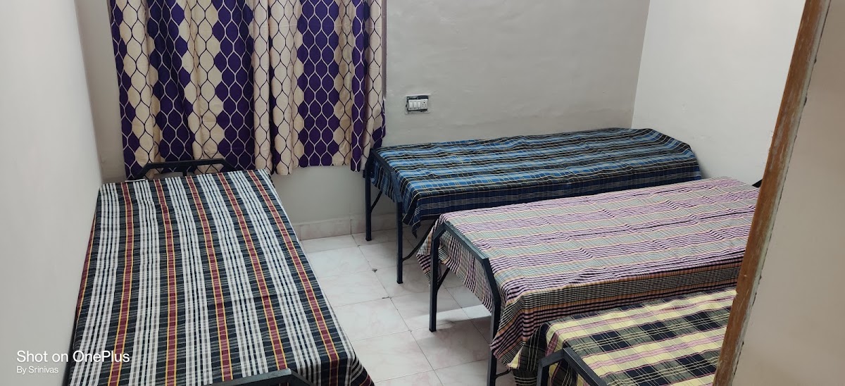 MODERN DLX BOYS / LADIES HOSTEL preview 1