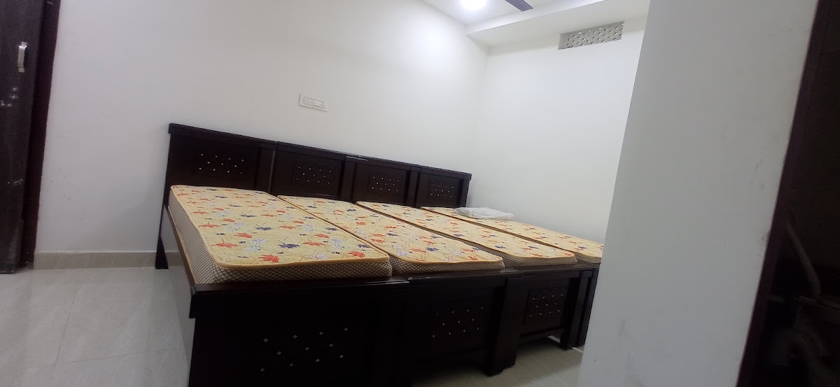 Chowdarys Boys Hostels – Boys PG in Guntur preview photo 2