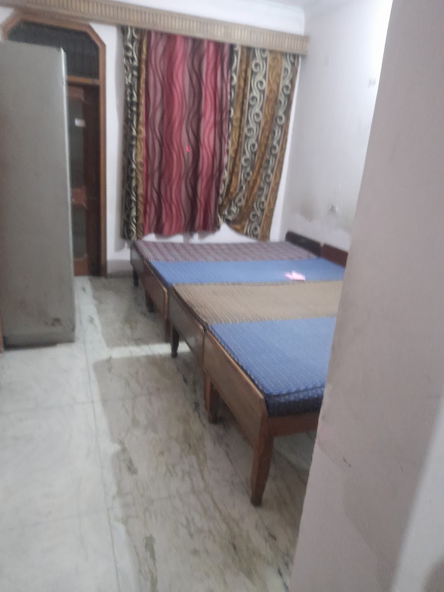 Ekansh Girls PG Services