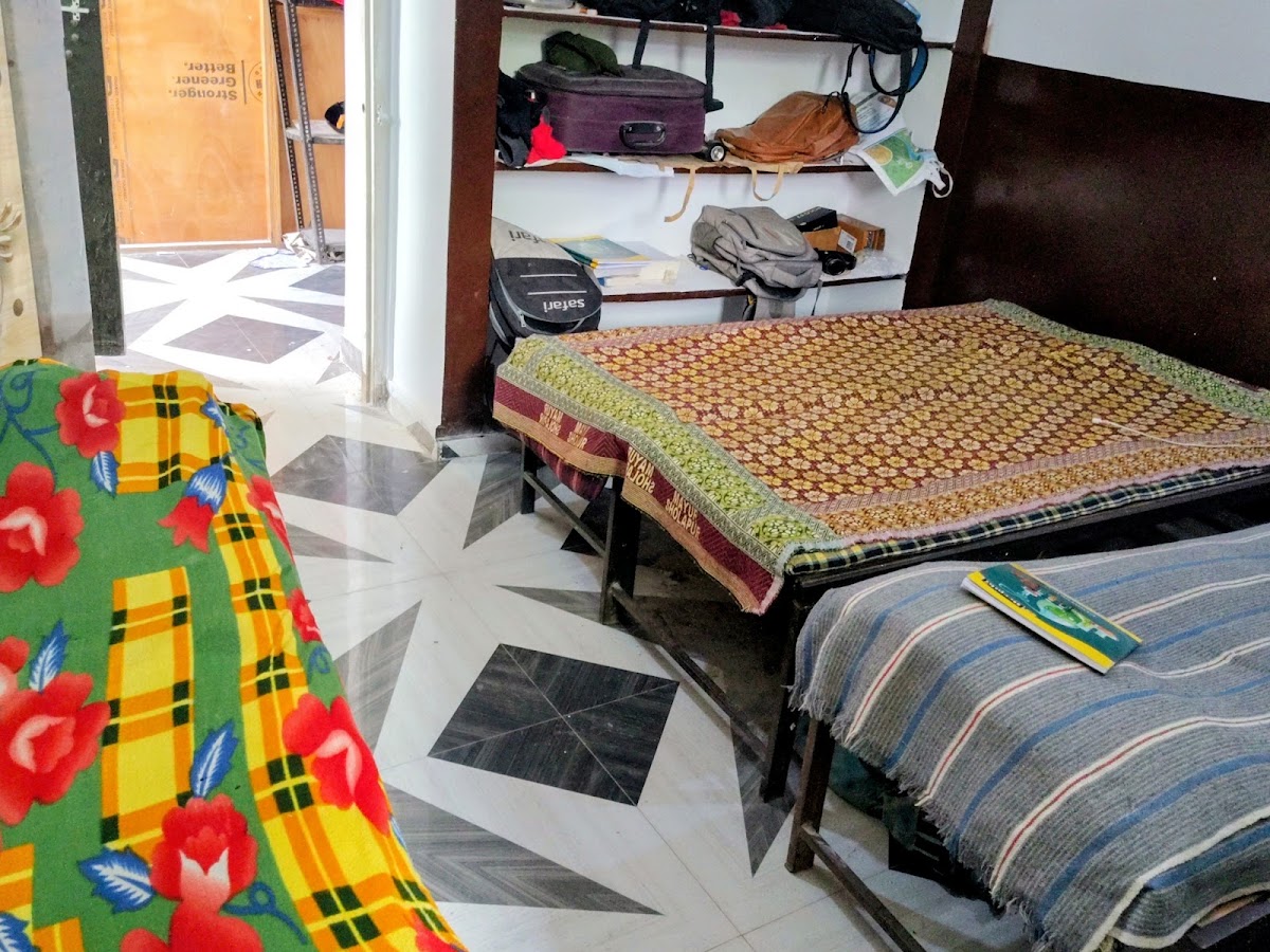 Sri Siri Hyndhavi Boys Hostal