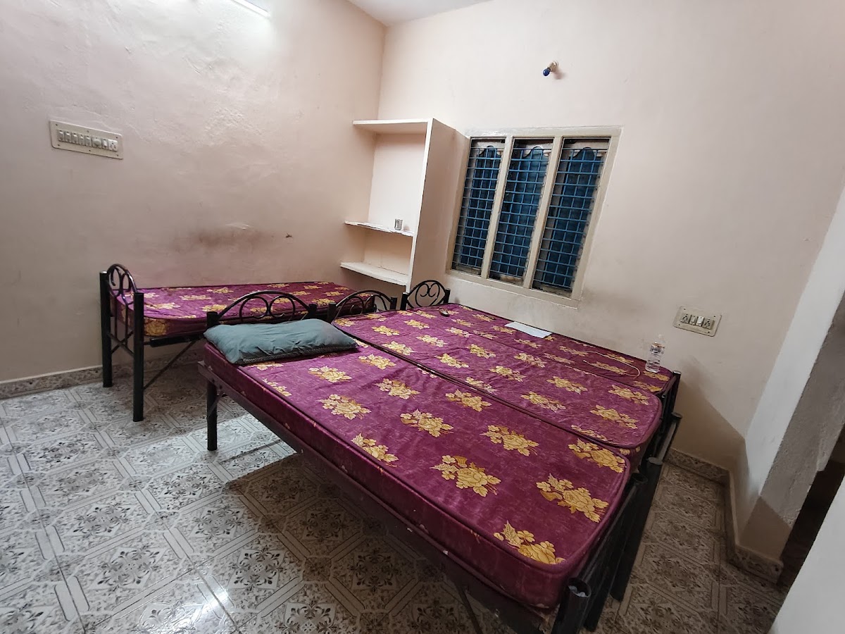 ANIRUDH LADIES HOSTEL – Girls PG in Tirupati preview photo 1