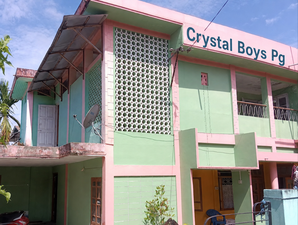Crystal Boys Pg