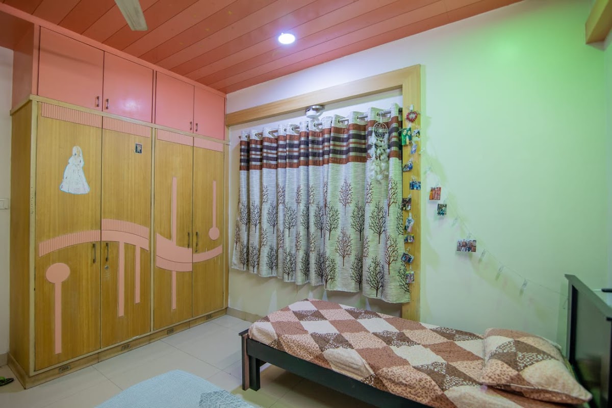Meridian Stays Ladies/ Girls PG NEAR ST JOSEPH'S UNIVERSITY RICHMOND CIRCLE – Girls PG in Bengaluru preview photo 1