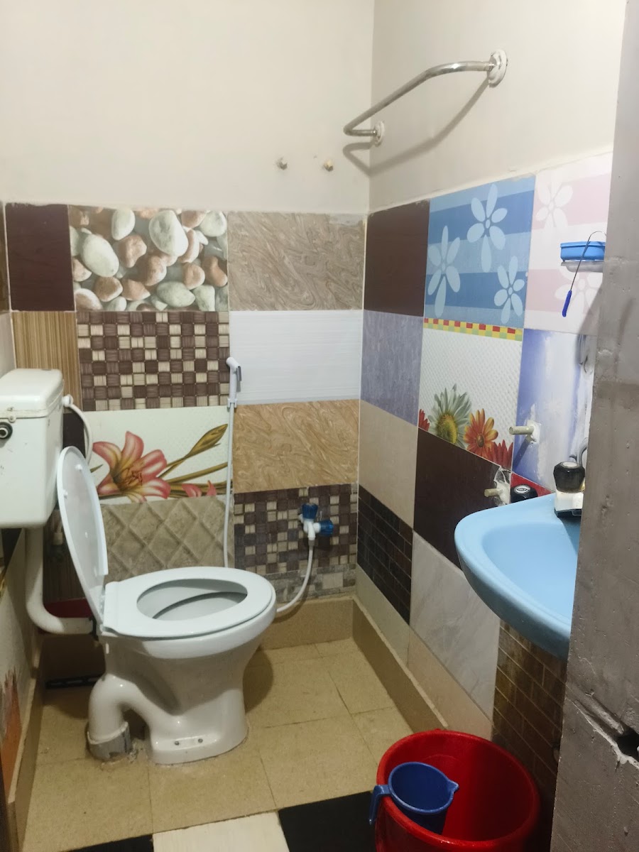 Padmaja Ladies Hostel And Guest Rooms preview 2