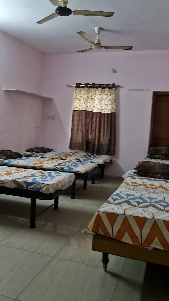 Akshar Bhavan Boys and Girls PG – Co-ed in Rajkot photo 1