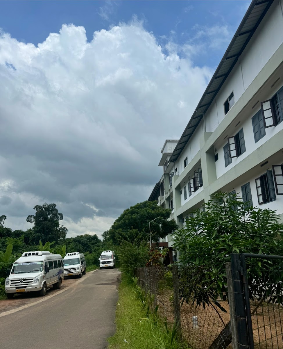 SMART HOMES LADIES HOSTEL – Girls PG in Kochi photo 1