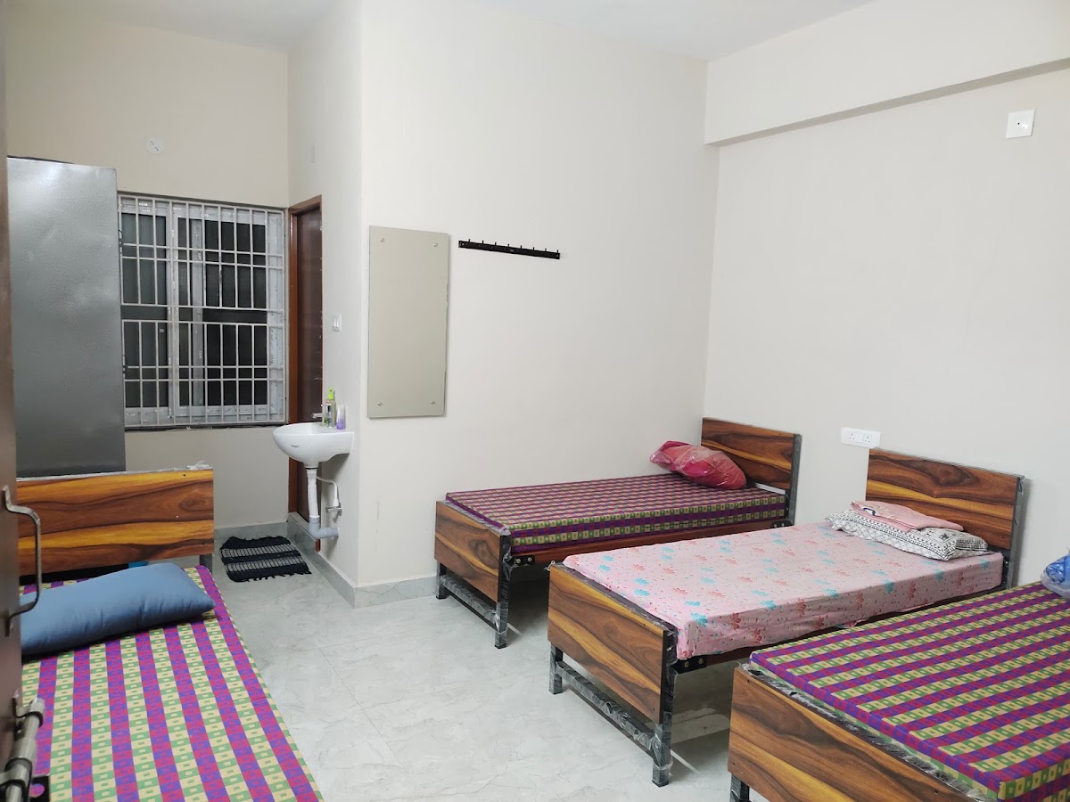 Sri Padmaja Women's Hostel – Girls PG in Tirupati preview photo 1