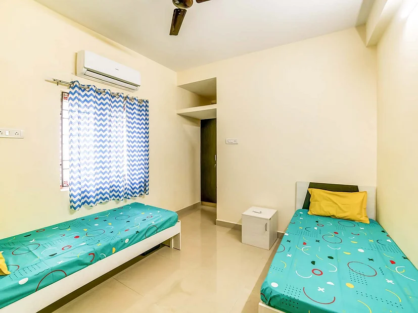 Zolo Westeros - Gents PG in Keelkattalai – Boys PG in Chennai preview photo 1