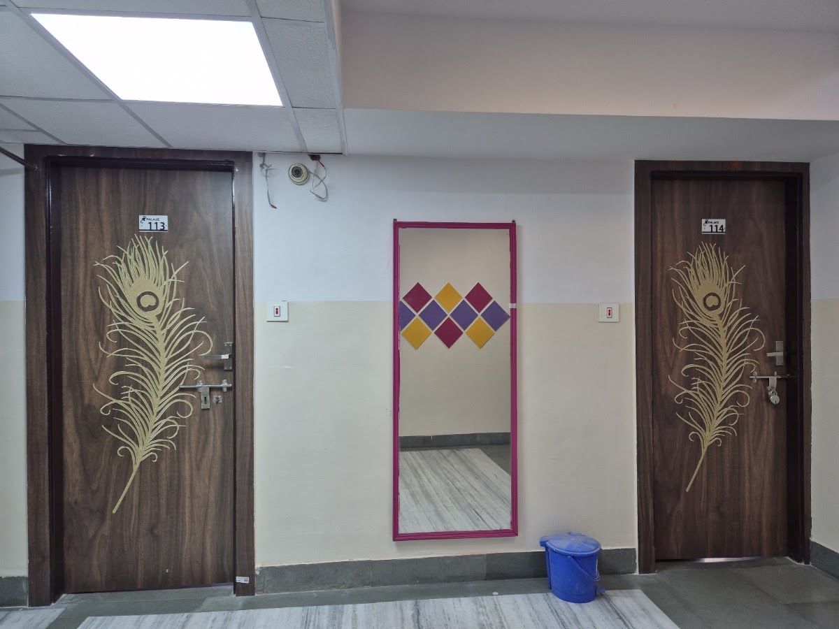 Shree Palace Girls Hostel