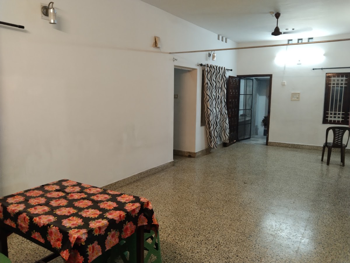 Queens Villa -Womens PG, Ladies PG Vennala, Womens Hostel, Ladies Hostel Vennala, Ladies Hostel near Infopark Kakkanad – Girls PG in Kochi preview photo 1