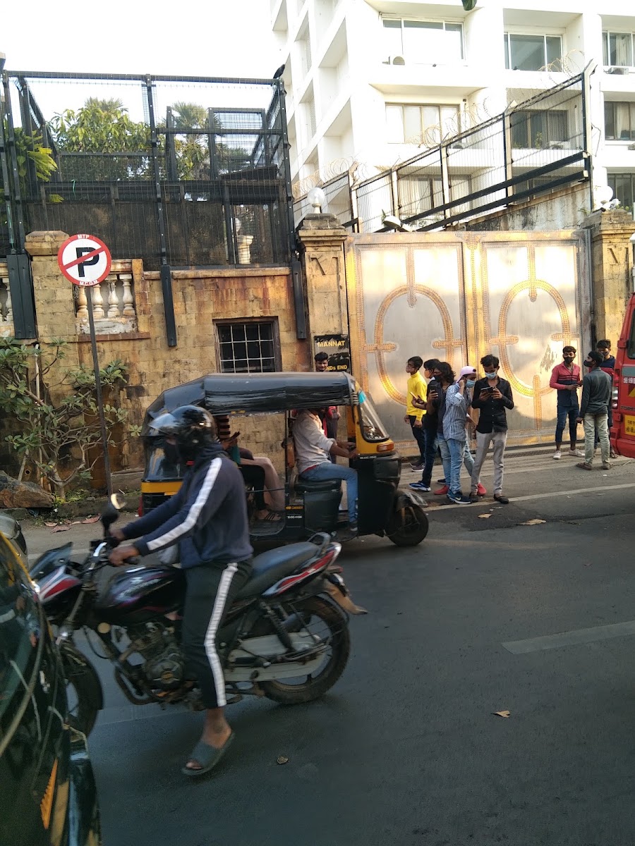 Pg.accomd for 4 girls in santacruz East Mumbai