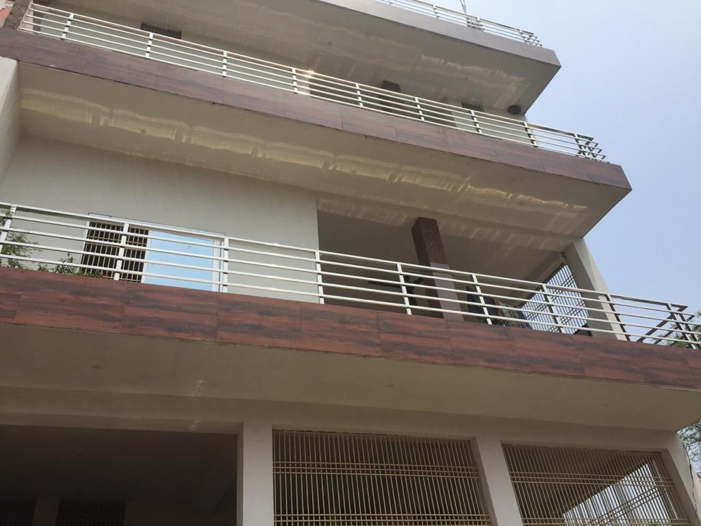 Yum Boys Hostel