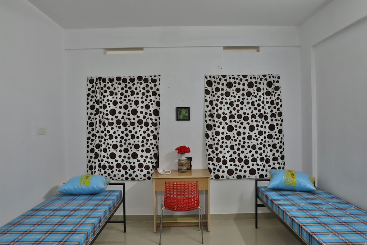 SMART HOMES LADIES HOSTEL – Girls PG in Kochi preview photo 1