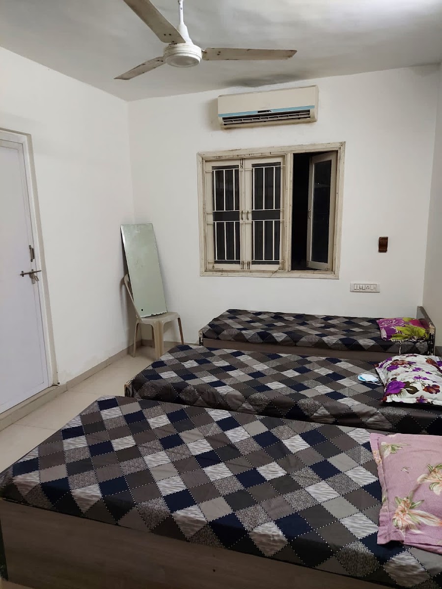 Gurukul Girls PG | Ahmedabad preview 1