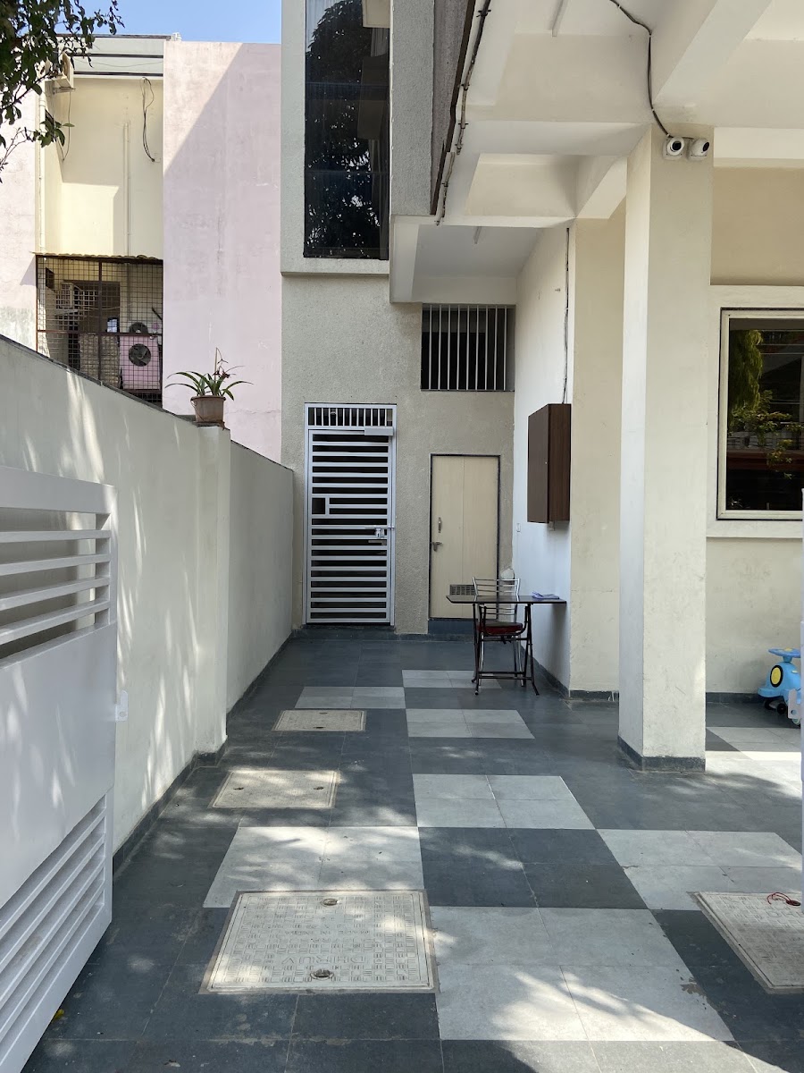 SHREY GIRLS HOSTEL