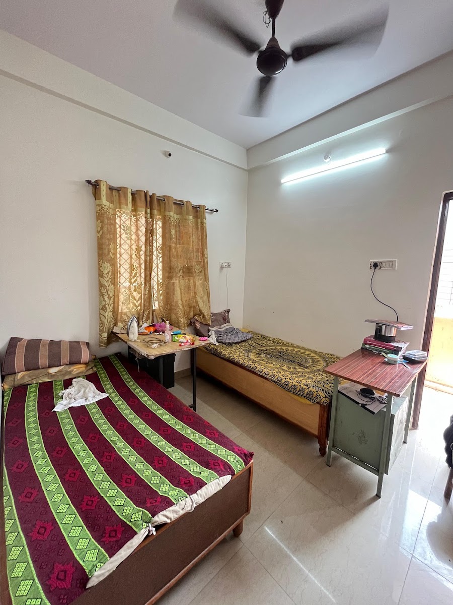 AAA Hostel preview 1