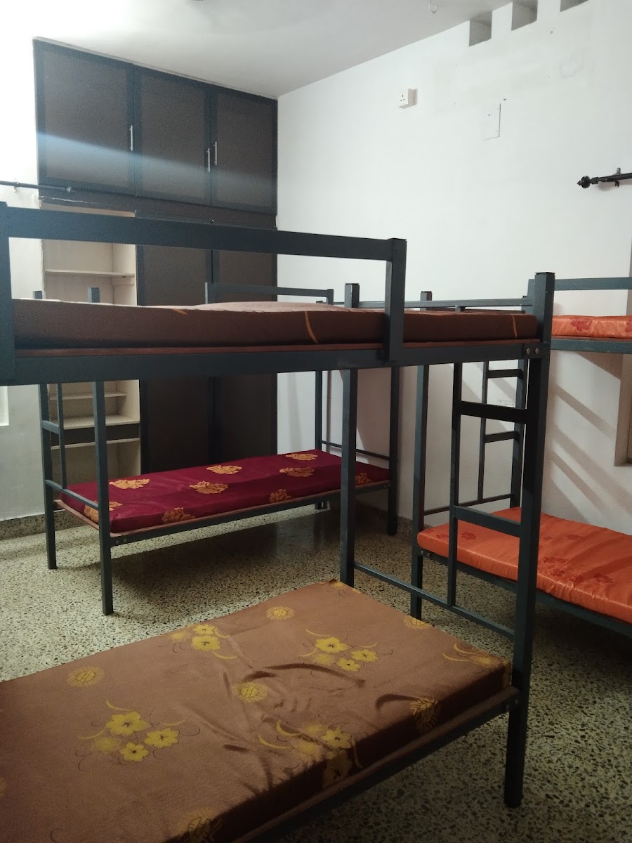 Queens Villa -Womens PG, Ladies PG Vennala, Womens Hostel, Ladies Hostel Vennala, Ladies Hostel near Infopark Kakkanad – Girls PG in Kochi preview photo 2