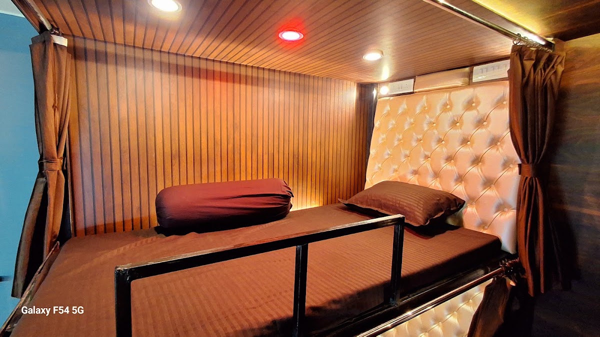 Urbania The Premium Pg or hostel accommodation for boys in Baranagar Kolkata – Boys PG in Kolkata preview photo 1