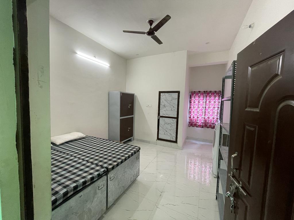 Maa Sharda Girl's PG/HOSTEL – Girls PG in Prayagraj photo 1