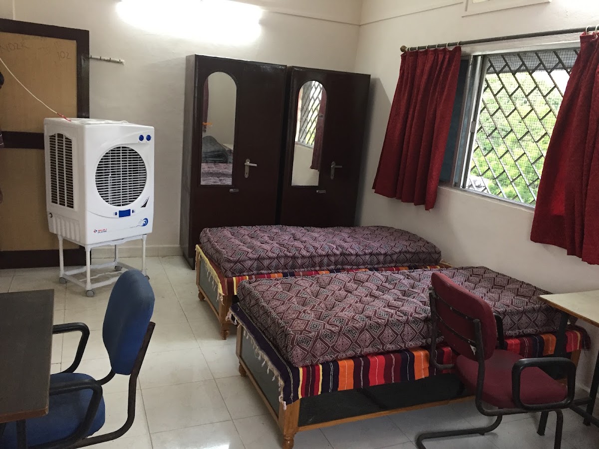 Meena Chimurkar Girls Hostel preview 1