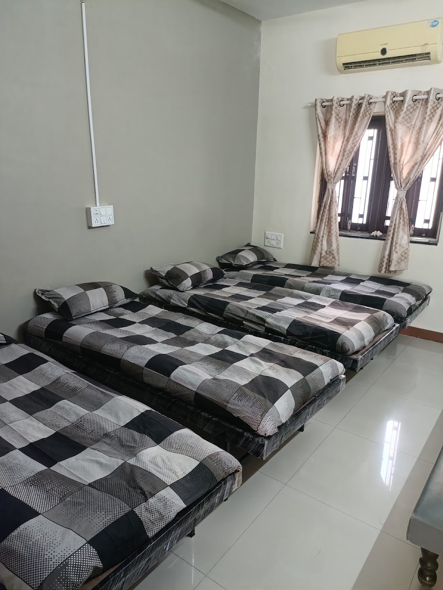 Shree Boys PG – Boys PG in Rajkot preview photo 2