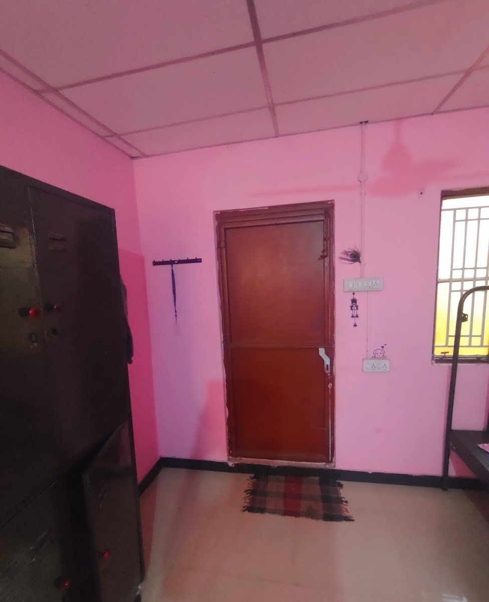 XYZ stays mens pg/hostel space preview 1