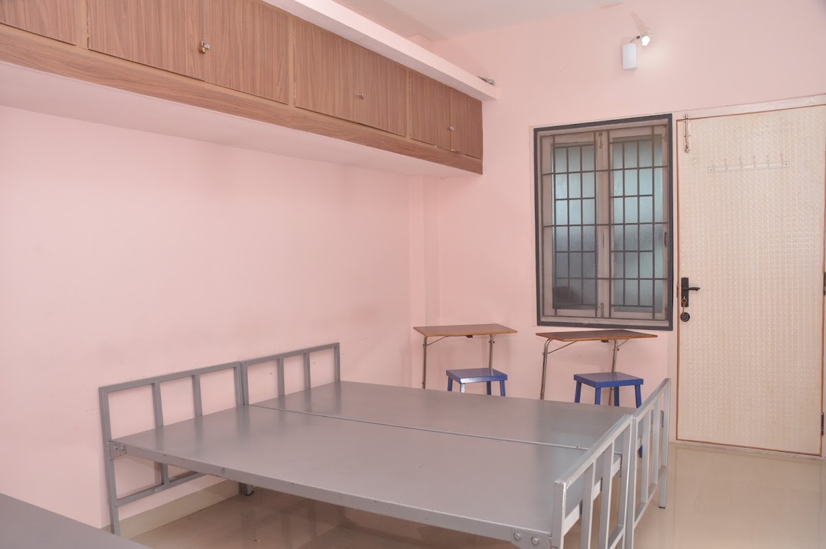 Pooncholy Ladies Hostel – Girls PG in Tiruchirappalli preview photo 1