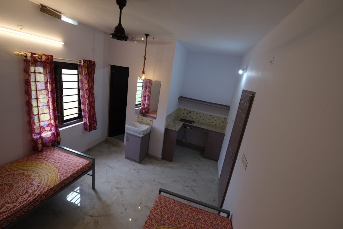 Rose PG- Ladies Hostel Panampilly Nagar – Girls PG in Kochi preview photo 2