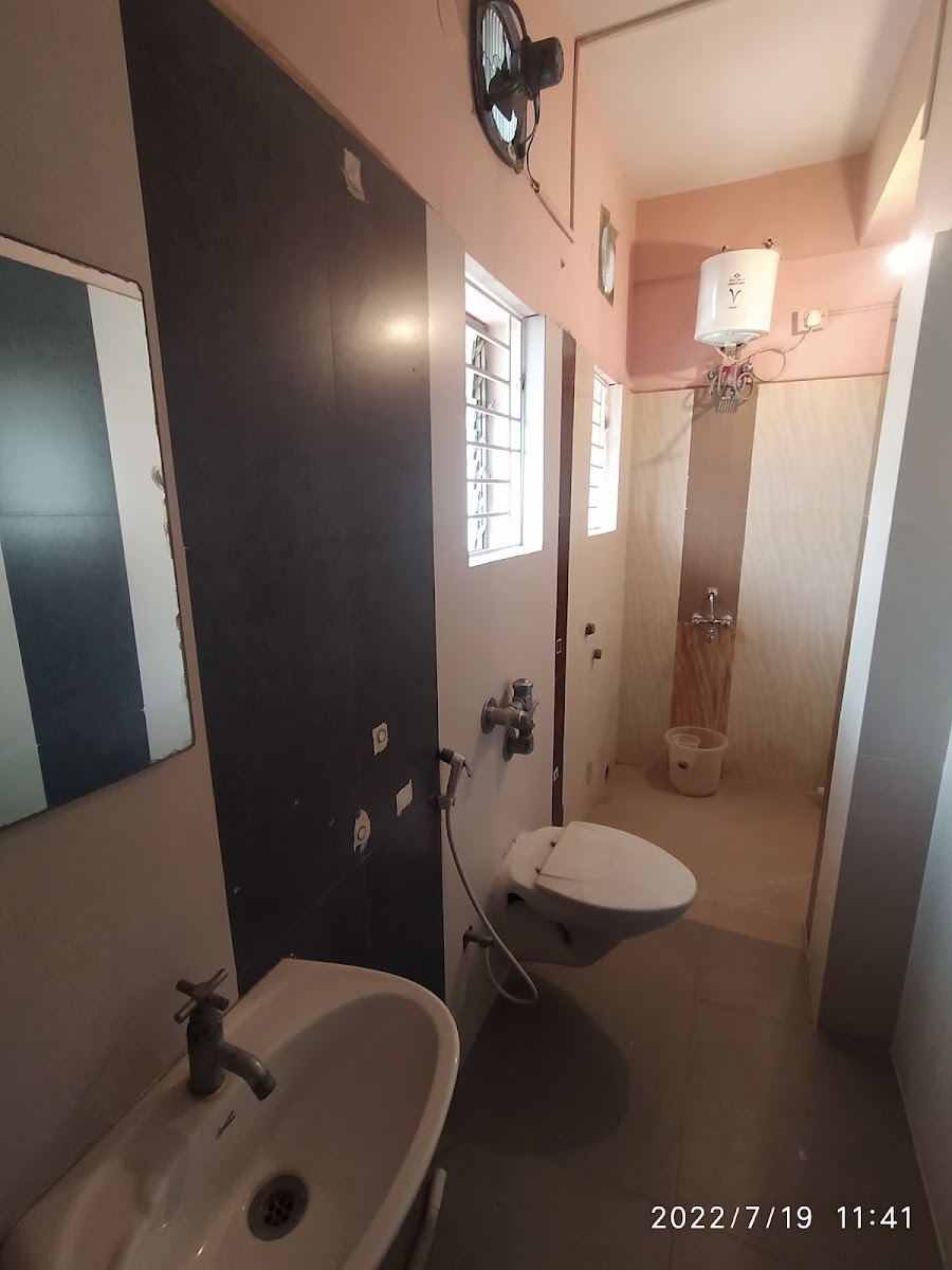 Kolkata PG for Male || Saltlake Sec V || Airport || Premium PG AC / NON - AC || Short Term || Backpacker preview 2