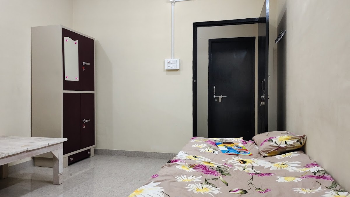 EURO BOYS HOSTEL – Boys PG in Varanasi preview photo 1
