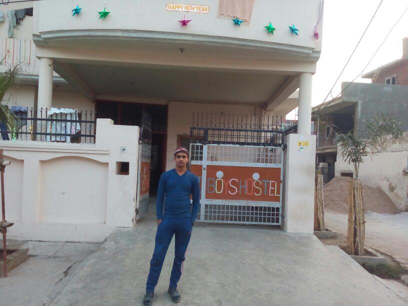 Shiva Ji Boys' Hostel preview 2
