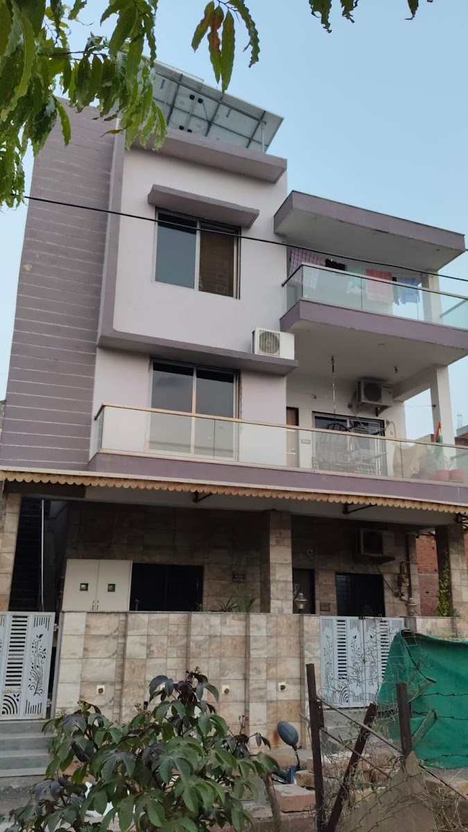 DEE HOMES GIRLS PG – Girls PG in Gandhinagar photo 1