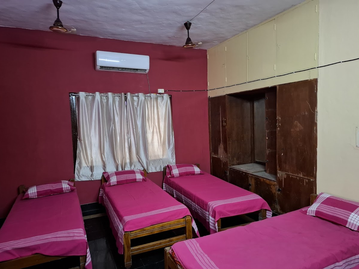 SIRI DELUXE BOYS HOSTEL – Boys PG in Visakhapatnam preview photo 2