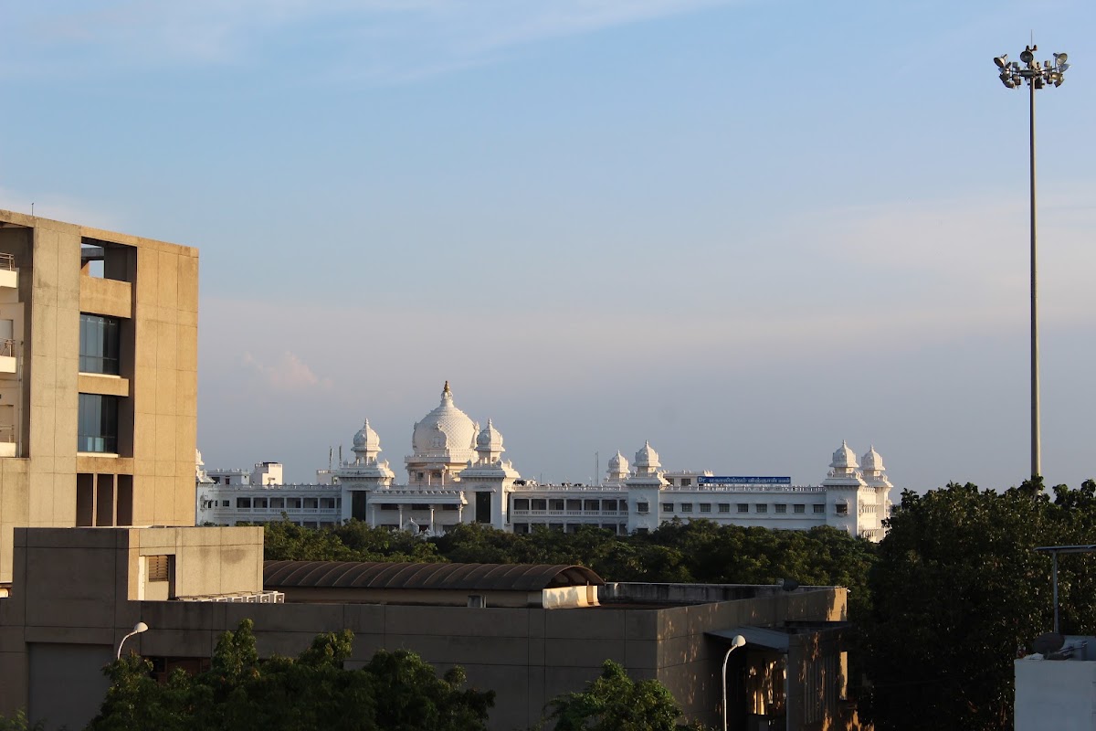 Periyanayaki Mens Hostel