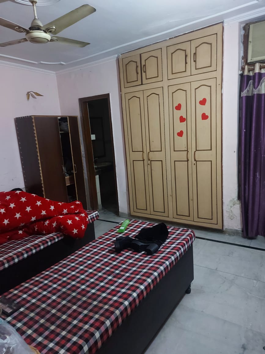 Shaurya Girls PG ! girls pg in noida sector 26 preview 1