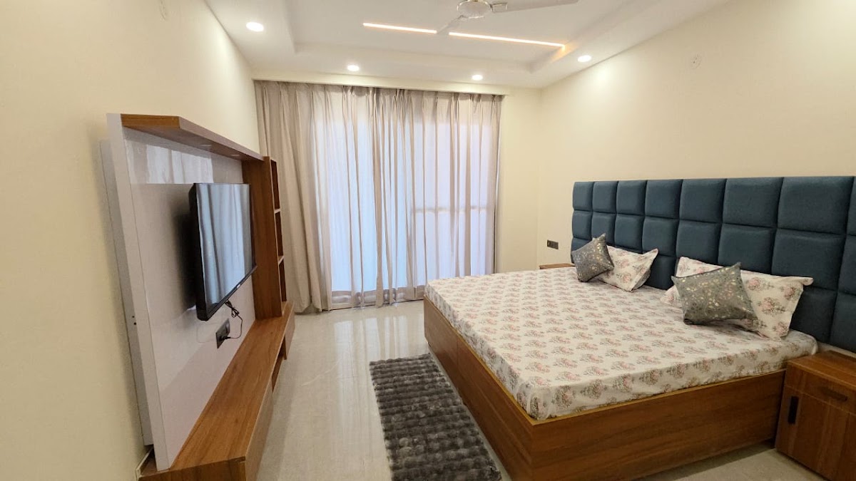 Mohan Girl's PG, Girls PG In Gurgaon sector 22 preview 1