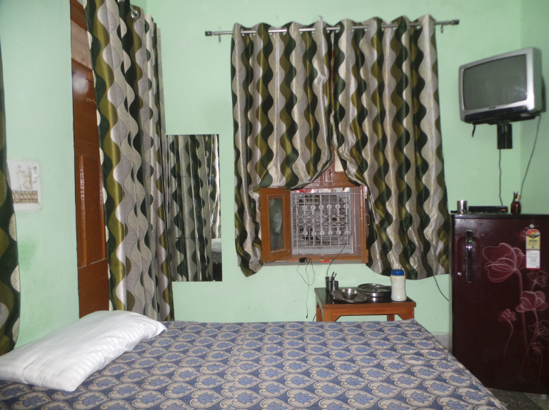 Shaina Boys PG in Rani Bagh Pitampura Delhi