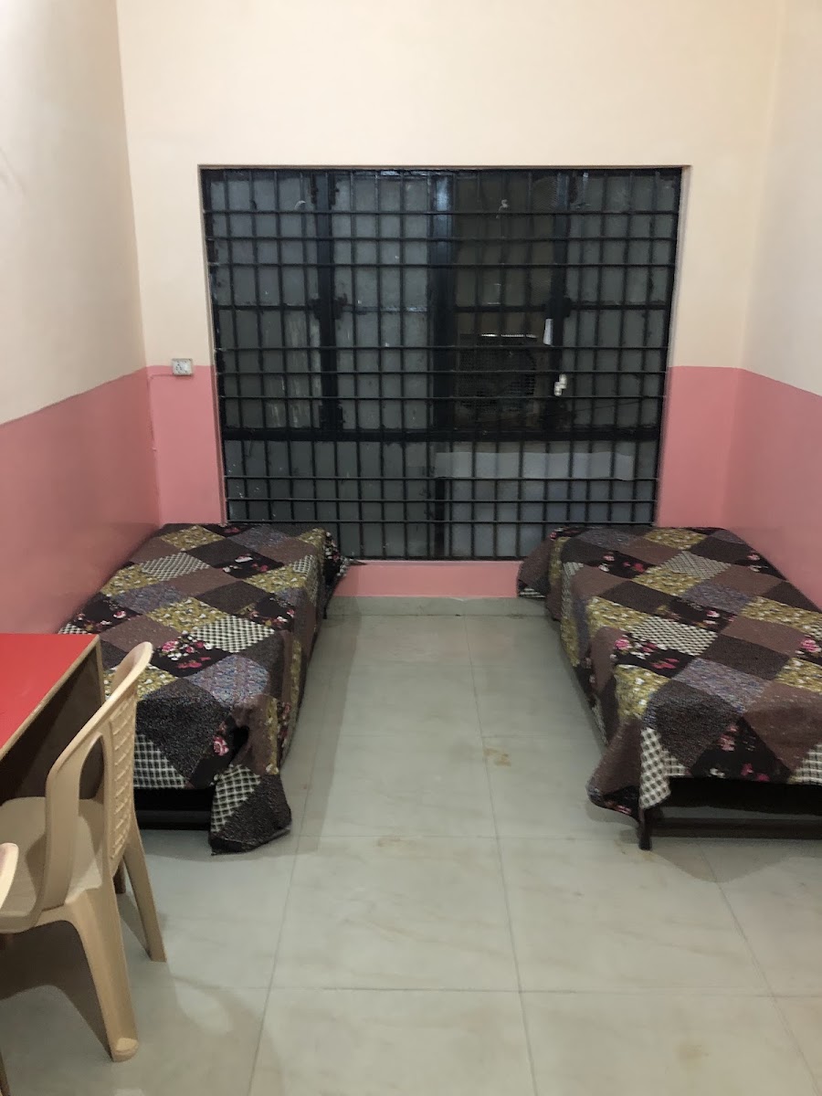 Raghuvar Kripa Girl's PG – Girls PG in Lucknow photo 1