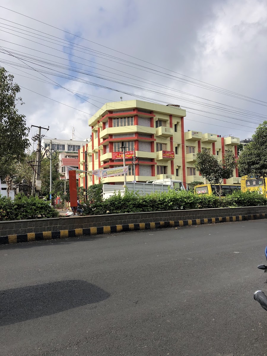 SRI SAI NIHARIKA DELUX LADIES HOSTEL – Girls PG in Guntur preview photo 2