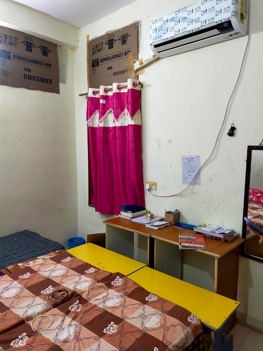 Suryansh Hostels | Boys Hostel | PG | Ac Room| Dormitory – Boys PG in Varanasi preview photo 2