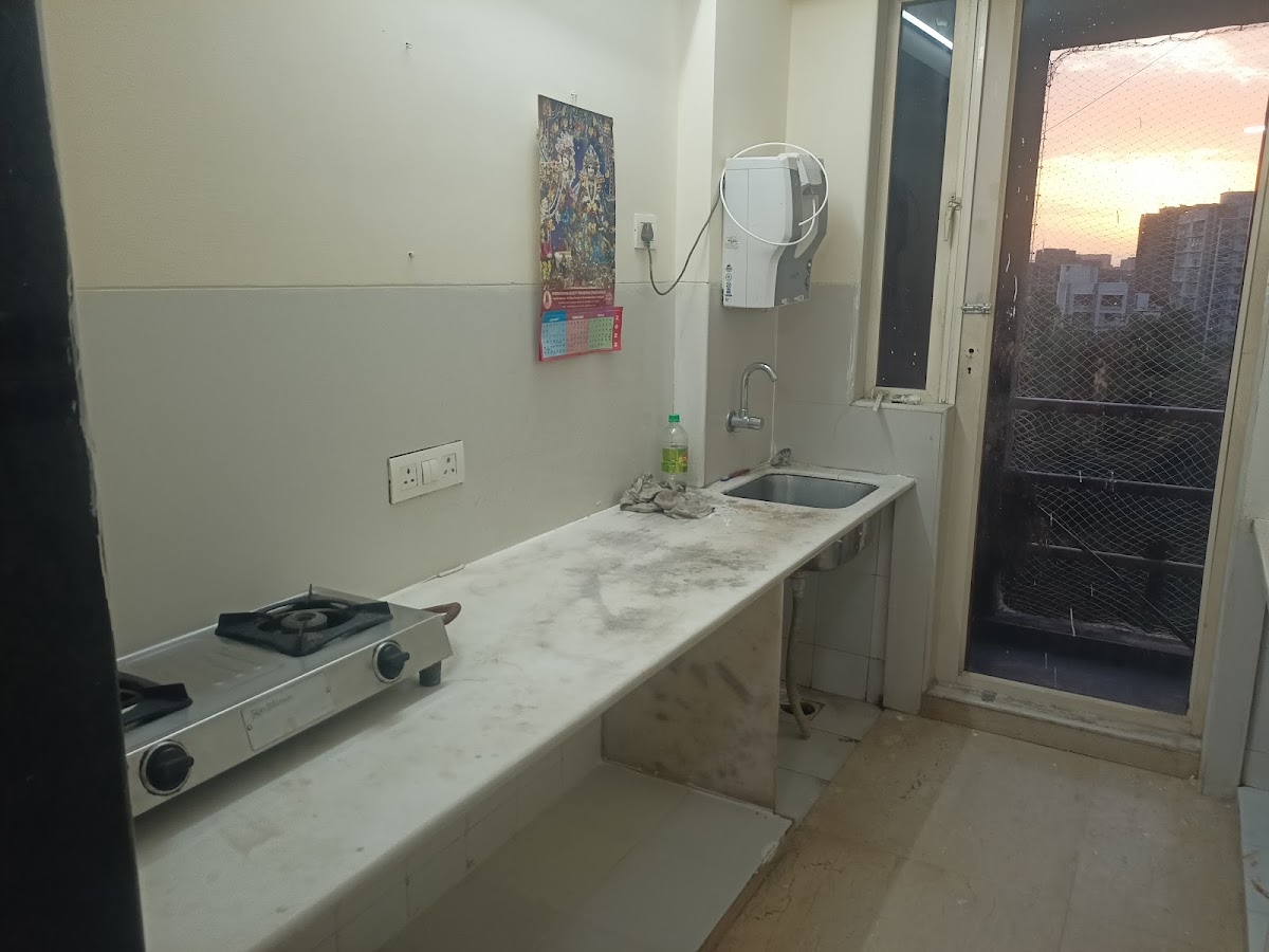 Paying Guest Mahakali Road Andheri I Best Hostel for Boy's & Girl's in Andheri preview 2